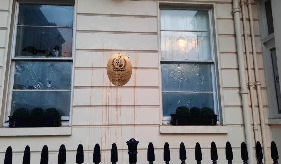 لندن میں پاکستان ہائی کمیشن پر ہندو انتہا پسندوں کا حملہ