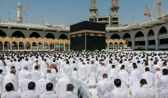 حج سیزن کا آغاز: مکہ مکرمہ میں بغیر پرمٹ داخلے پر پابندی نافذ