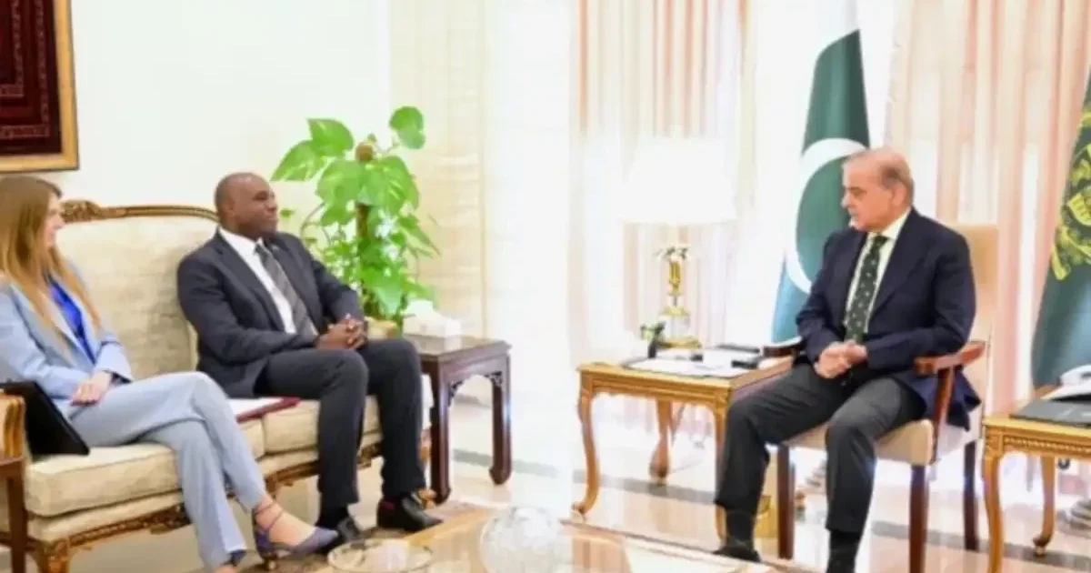 برطانوی وزیر خارجہ کا دورہ پاکستان، پاک بھارت سیز فائر کی حمایت اور خطے میں امن کے فروغ پر زور