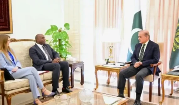 برطانوی وزیر خارجہ کا دورہ پاکستان، پاک بھارت سیز فائر کی حمایت اور خطے میں امن کے فروغ پر زور