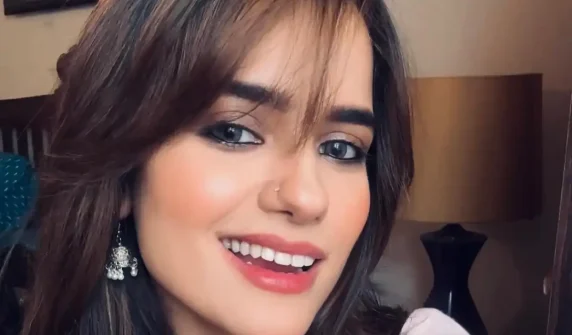 رابعہ کلثوم کا بھارتی فلم انڈسٹری میں کام کرنے والے پاکستانی فنکاروں پر شدید ردعمل چپیڑیں ماروں گی، پہلا ٹماٹر میں ماروں گی