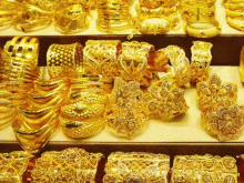 سونے کی قیمتوں میں بڑی کمی، فی تولہ 4200 روپے سستا