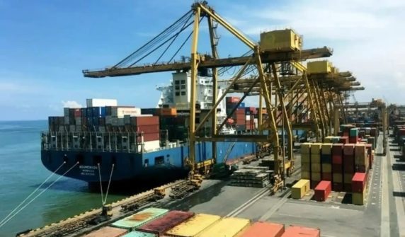سیز فائر کے بعد کراچی بندرگاہ پر تجارتی سرگرمیاں معمول کے مطابق، 24 گھنٹوں میں 19 بحری جہاز لنگر انداز