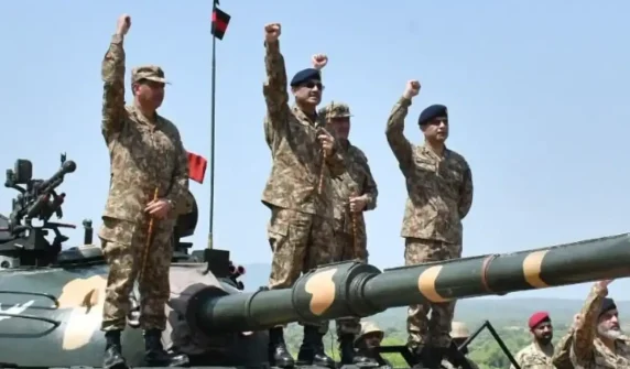 نیویارک ٹائمز کی جنرل عاصم منیر کو خراج تحسین، پاکستان کے آرمی چیف کو مردِ آہن قرار دے دیا
