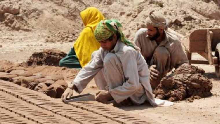 پاکستان سمیت دنیا بھر میں آج عالمی یوم مزدور منایا جارہا ہے