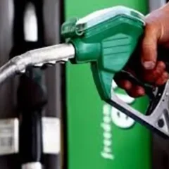 پیٹرولیم مصنوعات کی قیمتوں میں نمایاں کمی کا امکان