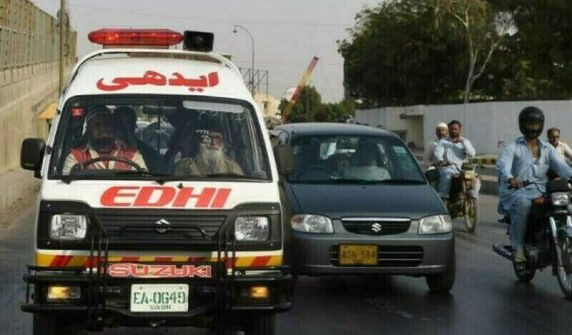 کراچی میں ڈکیتی کی واردات کے دوران مزاحمت پر نوجوان جاں بحق، شہری کی جوابی فائرنگ سے ڈاکو ہلاک