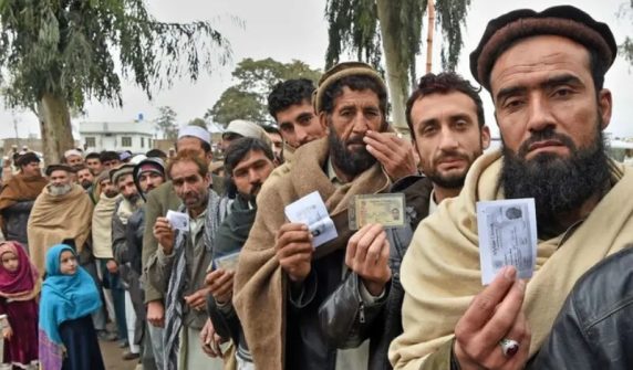 سپریم کورٹ کا اہم فیصلہ: افغان شہریوں کو پاکستانی خواتین سے شادی پر شہریت دینے کا پشاور ہائیکورٹ حکم معطل