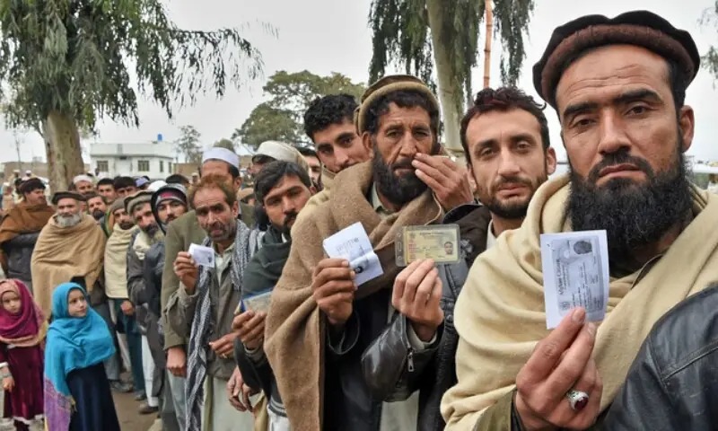 سپریم کورٹ کا اہم فیصلہ: افغان شہریوں کو پاکستانی خواتین سے شادی پر شہریت دینے کا پشاور ہائیکورٹ حکم معطل