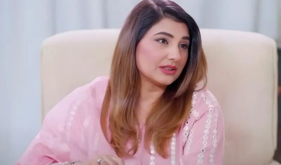 کراچی گندا نہیں، لوگوں کی سوچ گندی ہے، جویریہ سعود کا دوٹوک جواب