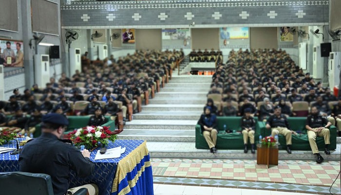 سندھ پولیس کے 52 افسران کا ٹیسٹ، 33 فیل، صرف 21 پاس — آئی جی سندھ کی زیر نگرانی اصلاحات کا عمل جاری