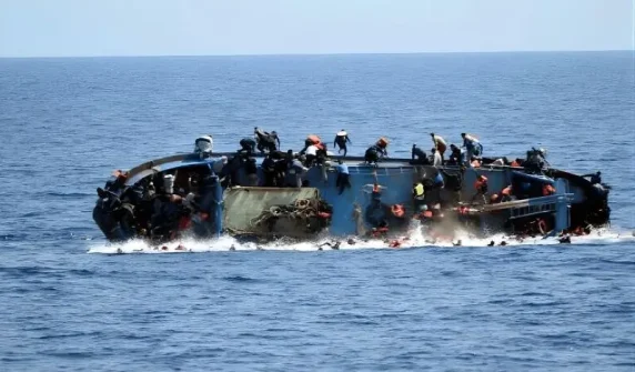 یورپ جانیوالے تارکین وطن کی کشتی ڈوب گئی، 40 افراد ہلاک