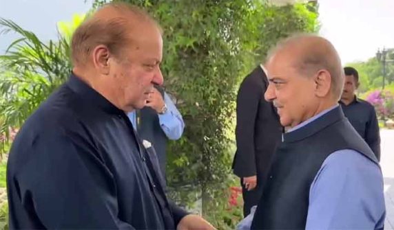 شہباز شریف کی جاتی امرا آمد، سابق وزیراعظم نواز شریف سے ملاقات