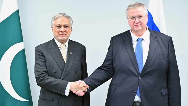 اسحاق ڈار کی روسی نائب وزیراعظم سے ملاقات ، تجارت، ریلوے تعاون پر گفتگو