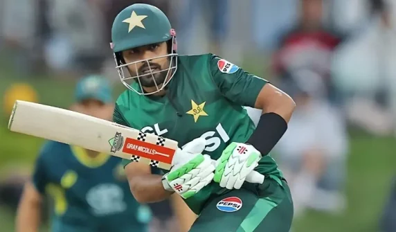 بابر اعظم پہلے ون ڈے میں کتنے لیجنڈ کرکٹرز کو پیچھے چھوڑ سکتے ہیں؟