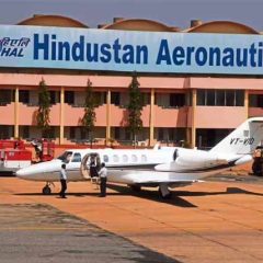 تیجس کی تباہی کے بعد بھارتی ایئروناٹکس کمپنی کے شیئرز گر گئے