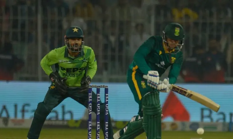 جنوبی افریقہ نے پاکستان کو 8 وکٹوں سے شکست دے کر سیریز برابر کر دی