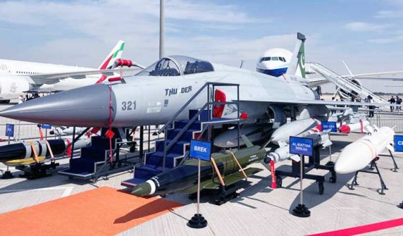 دبئی ایئر شو جے ایف 17 تھنڈر کی فروخت کیلئے دوست ملک کیساتھ معاہدہ پر دستخط