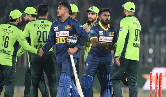 سری لنکن کرکٹ ٹیم کا دورہ پاکستان جاری رکھنے کا فیصلہ