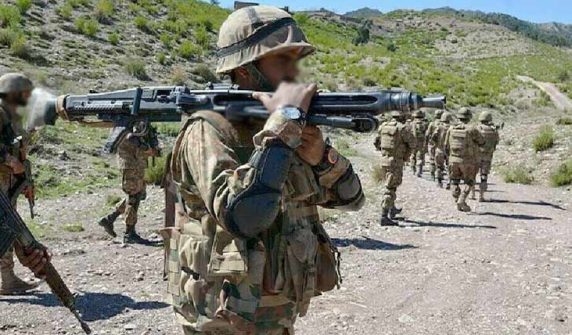 لکی مروت اور ڈیرہ اسماعیل خان میں سیکیورٹی فورسز کی بڑی کارروائیاں، 13 دہشت گرد ہلاک