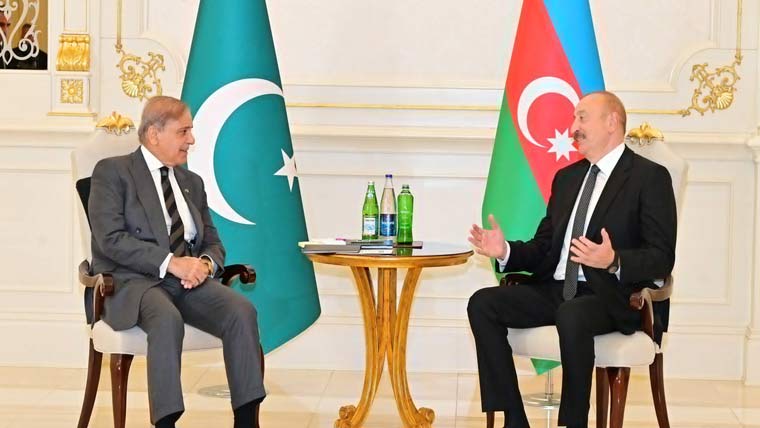 وزیراعظم کی صدر آذربائیجان سے ملاقات، باہمی اُمور پر گفتگو سمیت یوم فتح پر مبارکباد دی