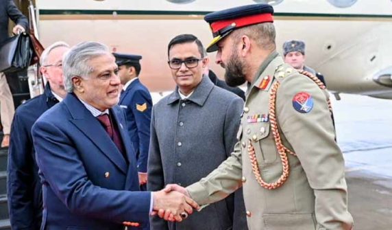 وزیرخارجہ اسحاق ڈار شنگھائی تعاون تنظیم کے اجلاس میں شرکت کیلئے ماسکو پہنچ گئے