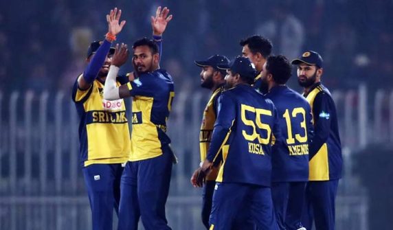ٹرائی نیشن سیریز سری لنکا نے پاکستان کو ہرا کر فائنل کیلئے کوالیفائی کرلیا