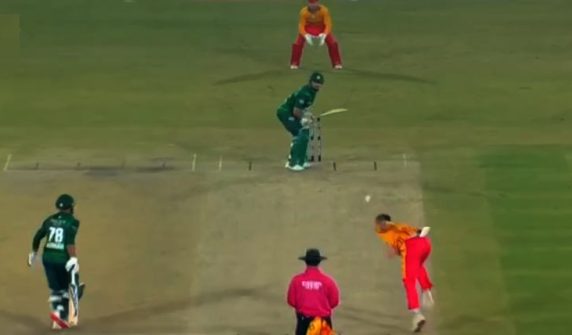 پاکستان نے زمبابوے کو 5 وکٹوں سے شکست دے کر سیریز کا فاتحانہ آغاز کردیا