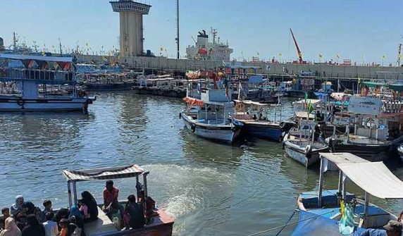 کراچی منوڑہ میں 2 کشتیوں میں تصادم سے 2 خواتین جاں بحق