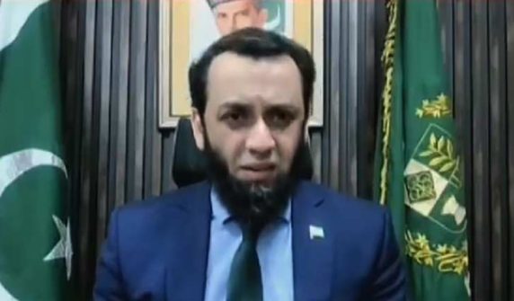 بانی پی ٹی آئی کے بیٹے بتائیں کس حیثیت میں پاکستان پر تنقید کر رہے ہیں؟ عطا تارڑ