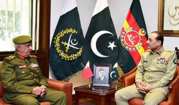 بحرین نیشنل گارڈ کے کمانڈر کا جی ایچ کیو کا دورہ، عسکری تعلقات کو فروغ دینے پراتفاق