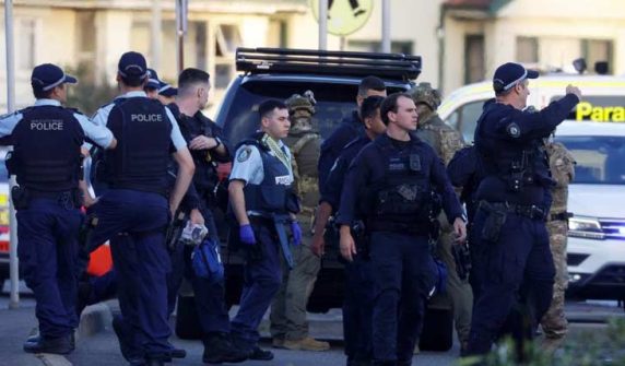 سڈنی بیچ فائرنگ حملہ آور باپ بیٹا نکلے، ملک بھر میں آج یوم سوگ کا اعلان