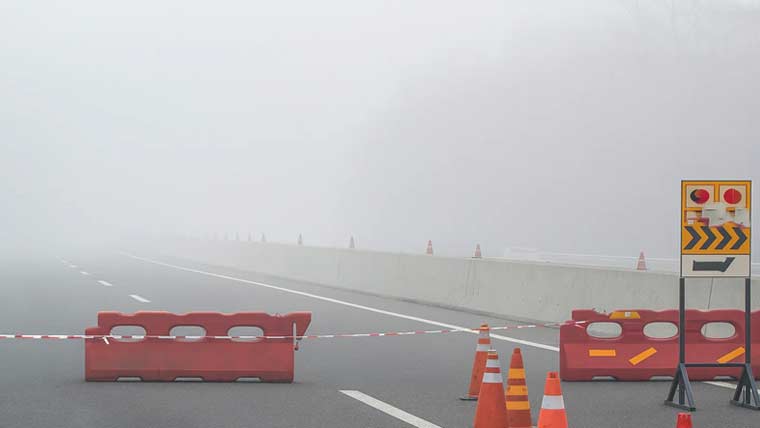 ملک کے مختلف شہروں میں شدید دھند، موٹرویز مختلف مقامات سے بند