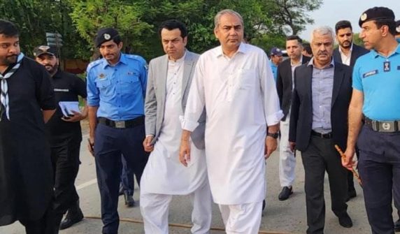 وزرائے داخلہ کا دورہ لاہور ایئرپورٹ، کسی کو بلاجواز نہیں روکا جائے گا محسن نقوی