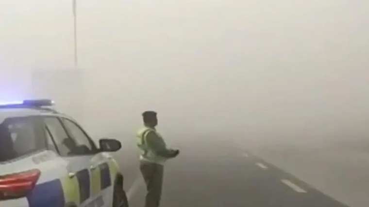 میدانی علاقوں میں شدید دھند، موٹرویز کئی مقامات سے ٹریفک کیلئے بند