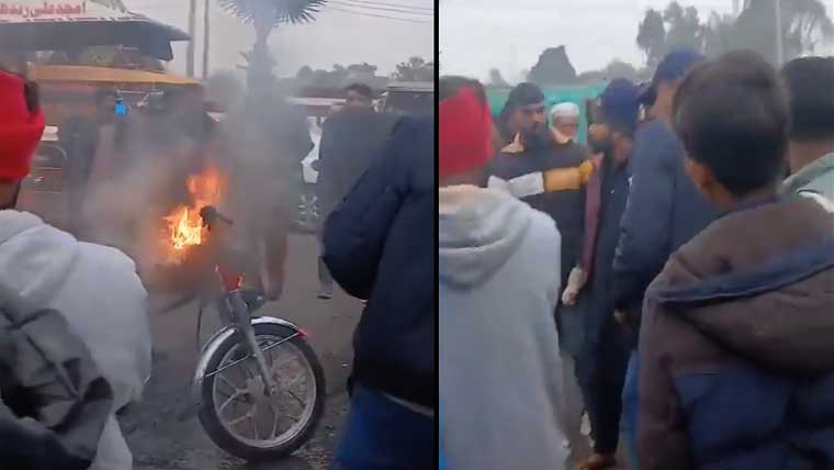 وزیرآباد بھاری چالانوں سے تنگ ڈرائیور نے رکشہ کو آگ لگا دی