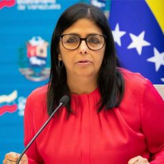 وینزویلا کی عدالت عظمیٰ کا نائب صدر کو عارضی طور پر اقتدار سنبھالنے کا حکم