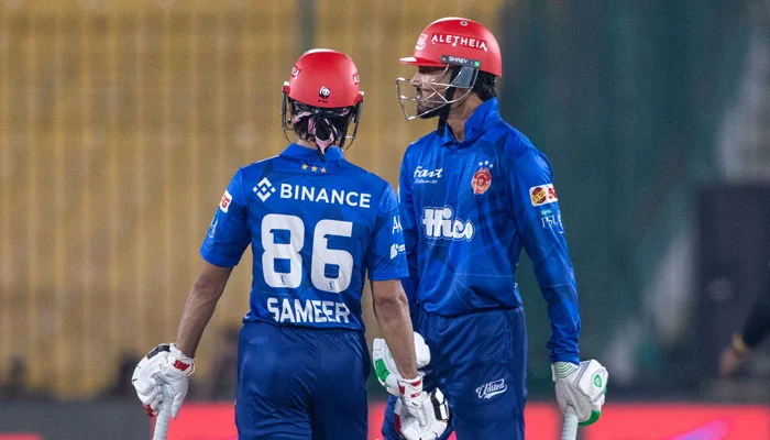 پی ایس ایل11: اسلام آباد یونائیٹڈ نے حیدرآباد کو شکست دیکر پلے آف کیلئے کوالیفائی کرلیا