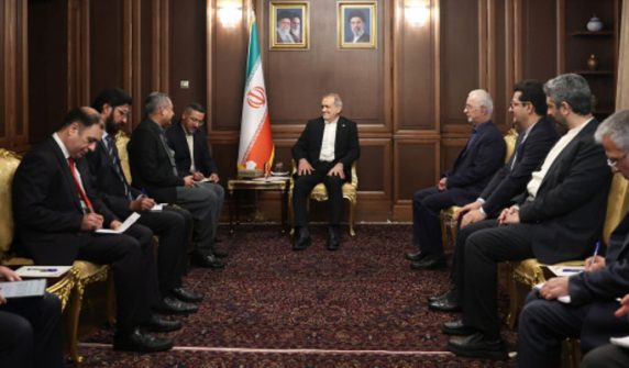 محسن نقوی کی تہران میں ایرانی صدر اور پارلیمنٹ کے اسپیکر سے علیحدہ علیحدہ ملاقات