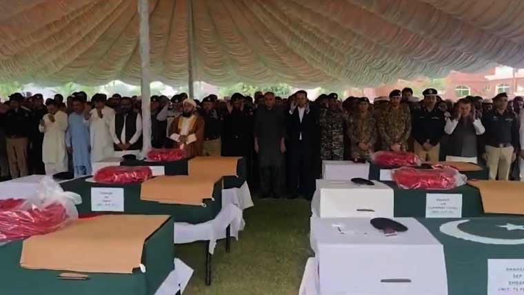پشاور میں شہید 6 ایف سی اہلکاروں کی نماز جنازہ ادا